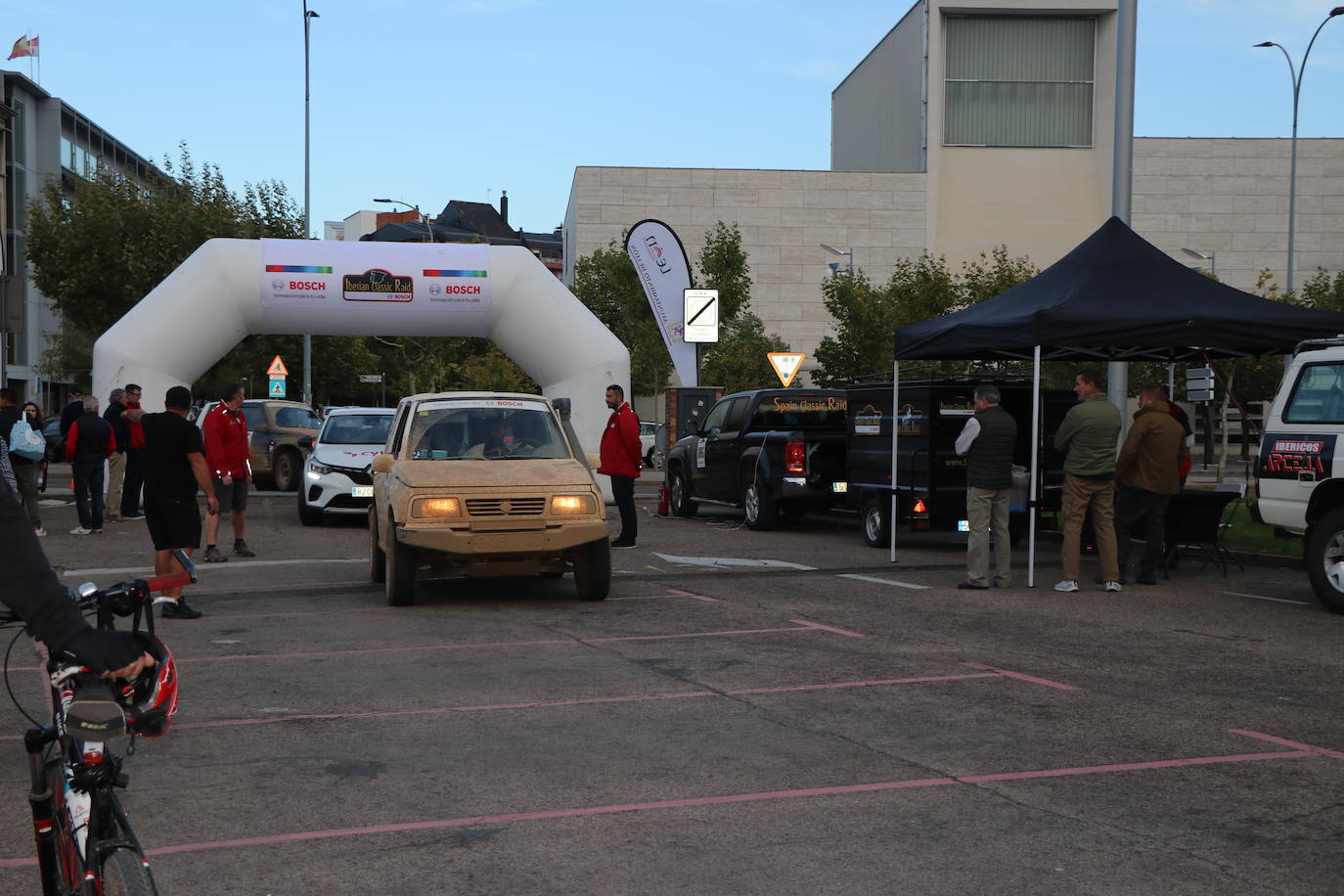 Llegada a meta de la III Iberian Classic Raid en León. 