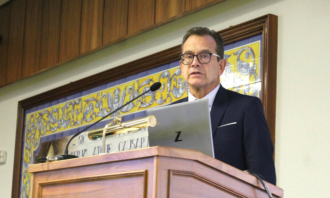 El Aula Magna San Isidoro del Edificio El Albéitar de la Universidad de León (ULE) acogió la ceremonia de apertura de curso de la sede de León del Programa Interuniversitario de la Experiencia (PIEx).