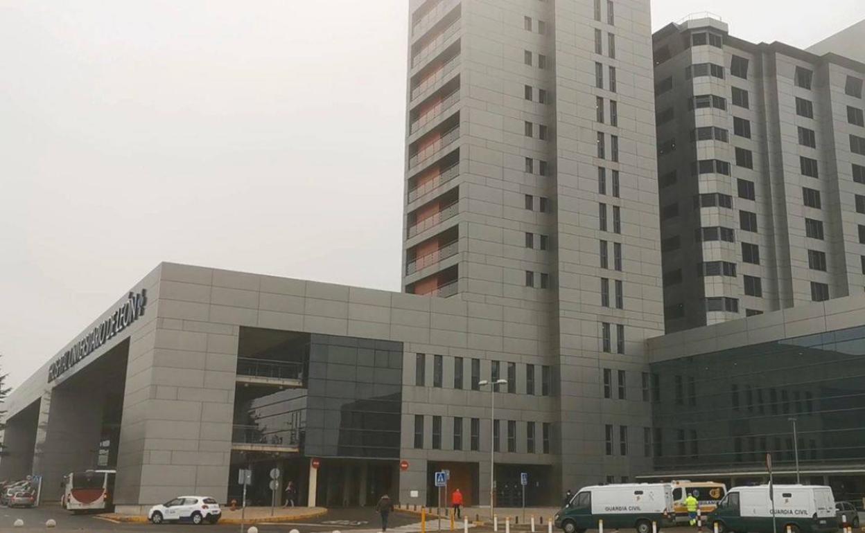 Fachada del Hospital de León. 