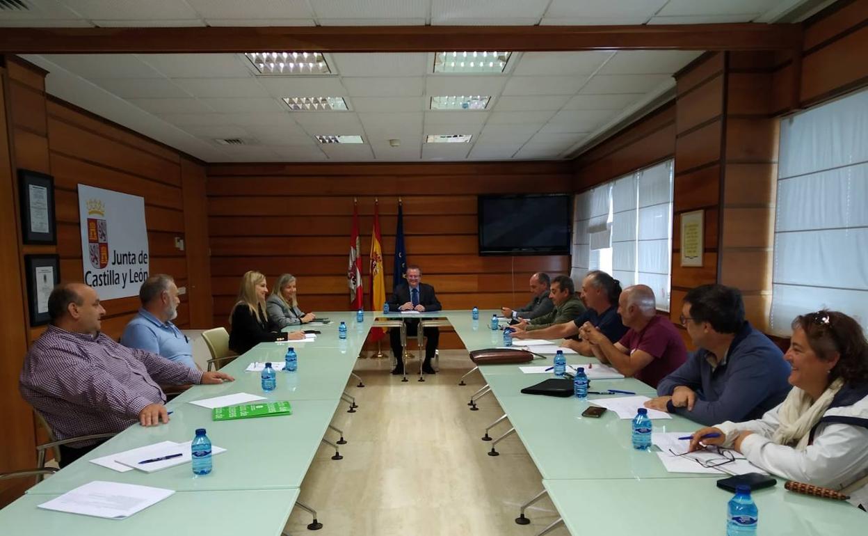 UCCL pide al Consejero un Plan de Activación para el sector agrario y ganadero por el incremento de costes de producción