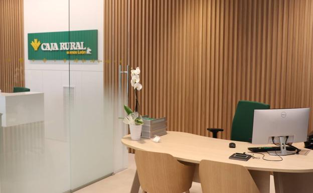 Interior de la nueva oficina de Caja Rural en la capital leonesa. 