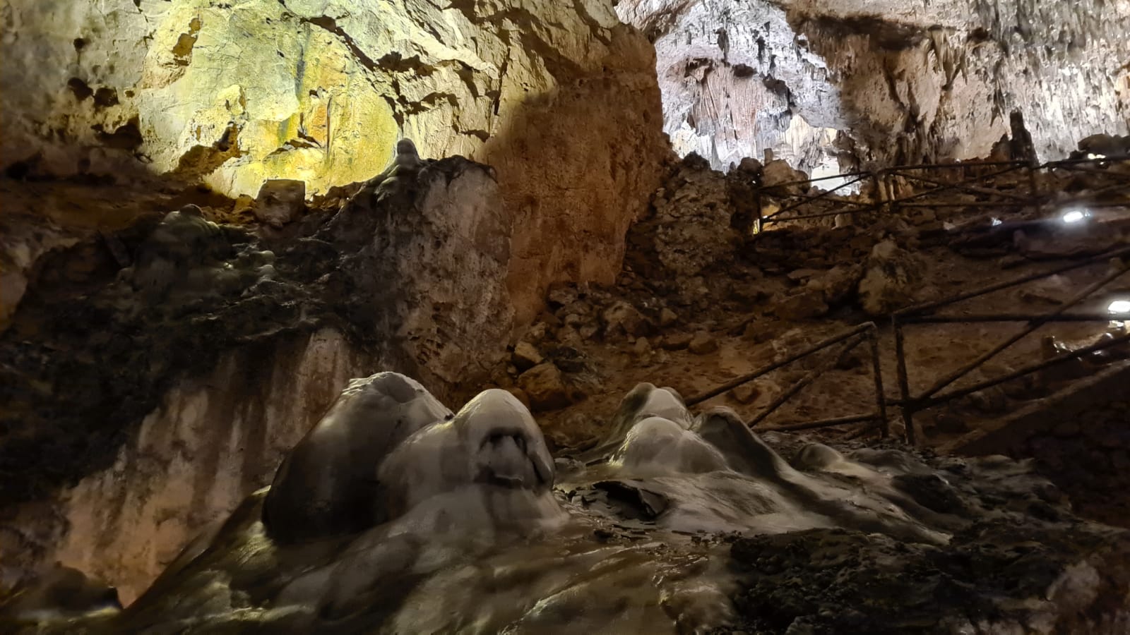 Fotos: Visita a las cuevas de Valporquero