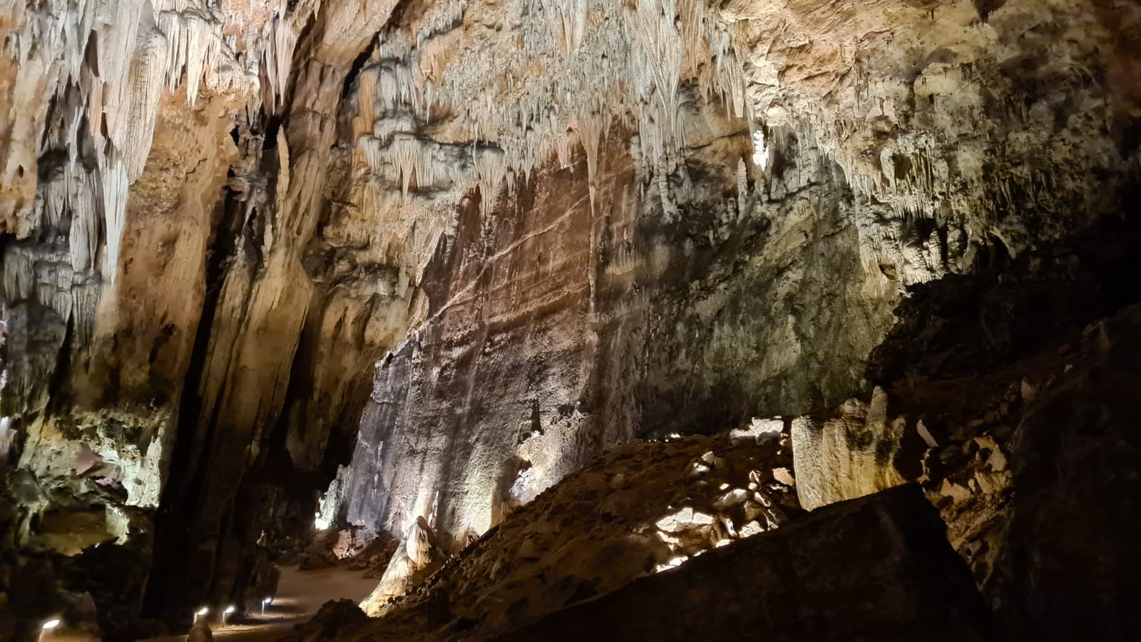 Fotos: Visita a las cuevas de Valporquero