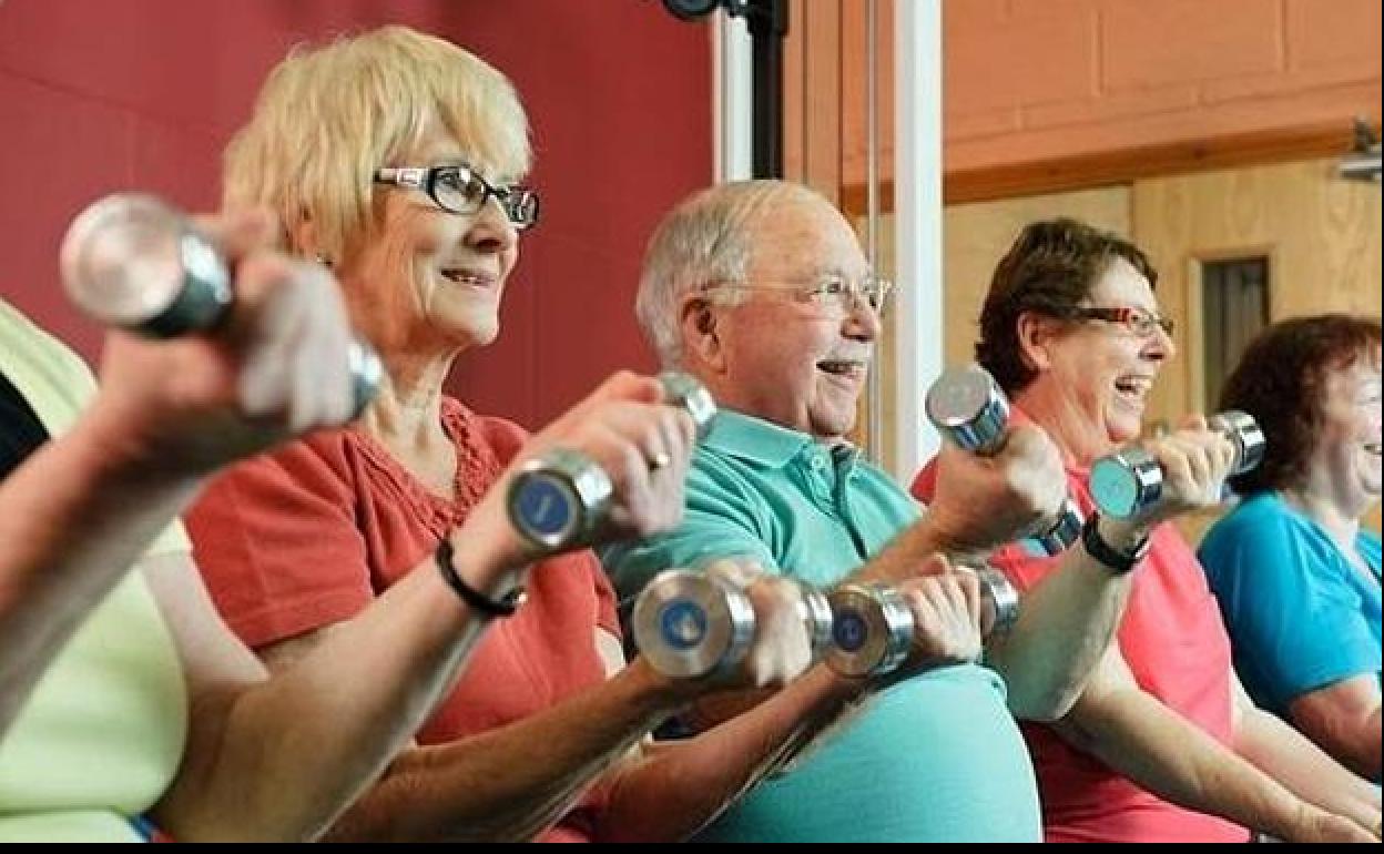 La Concejalía de Mayores de Ponferrada reanuda el proyecto 'Actívate' y el taller 'Memoria Mejor' en los centros de día para personas mayores.