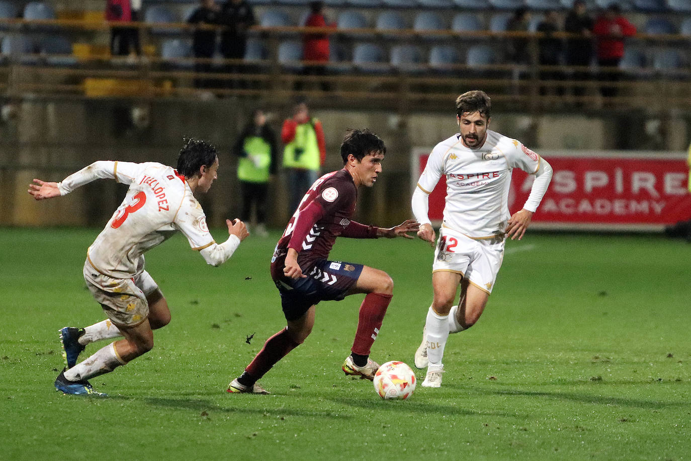 El conjunto leonés vuelve a vencer en el Reino de León en un partido muy solvente ante el conjunto pontevedrés.