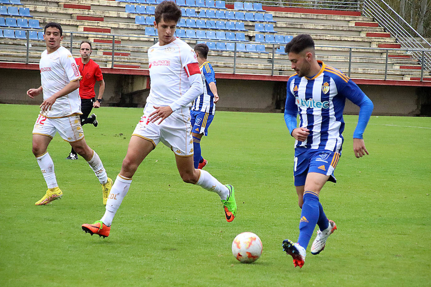 Júpiter y Deportiva B protagonizaron el primer 'miniderbi' de la temporada con los leoneses ejerciendo de locales