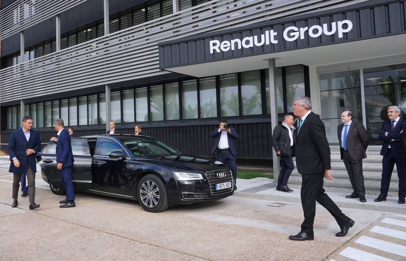 El presidente del Gobierno, Pedro Sánchez, visita el centro de I+D+i de Renault Group en Valladolid.