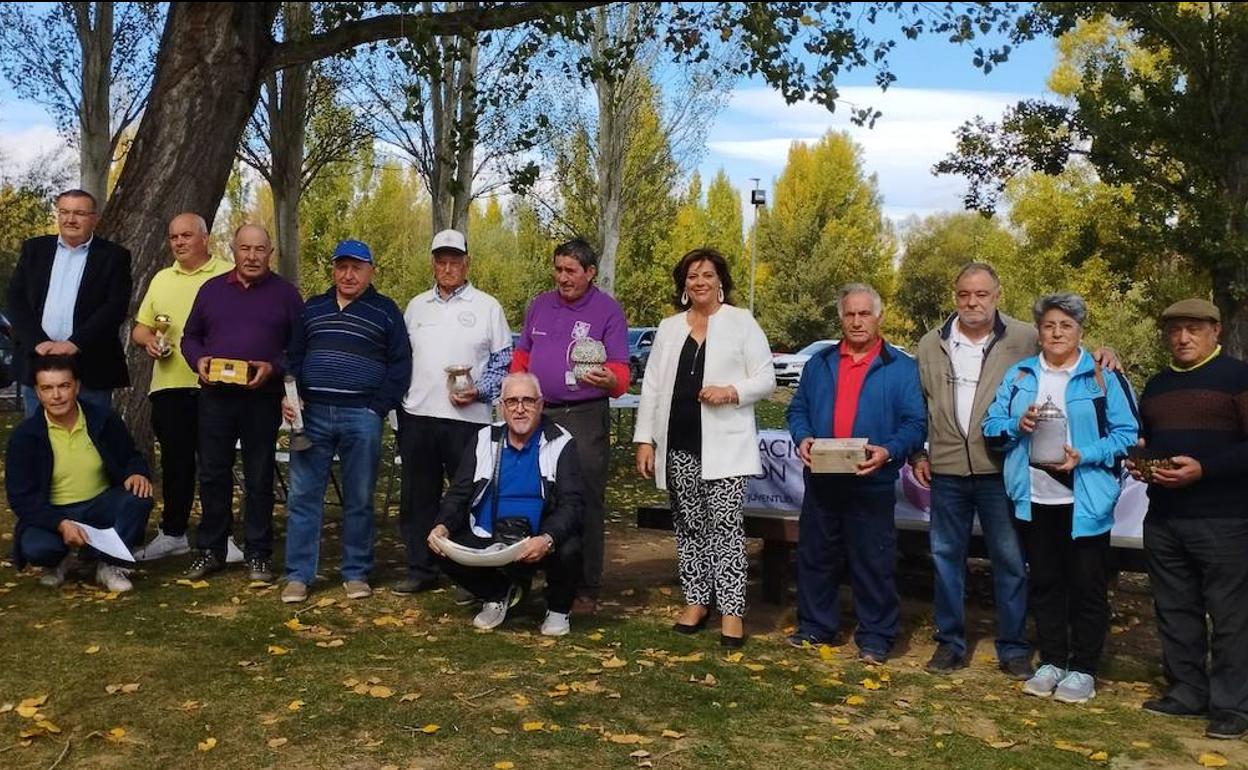 Carbajal de la Legua acogió un Trofeo de Deportes Autóctonos .