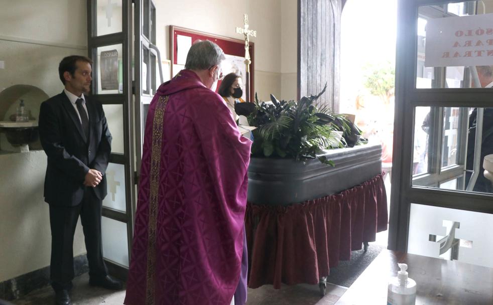 Misa funeral de Lolo celebrada a las 13.00 horas en la Iglesia de San Francisco de La Vega de la capital leonesa.