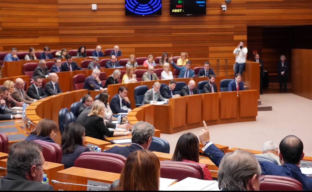 Votación en el pleno de las Cortes en la sesión de este miércoles.