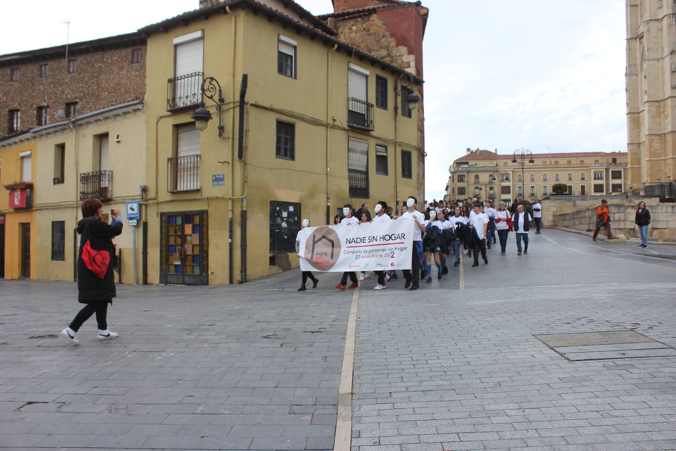 El acto 'Fuera de cobertura' que se ha celebrado este jueves en León dentro de la campaña 'Nadie Sin Hogar 2022'.