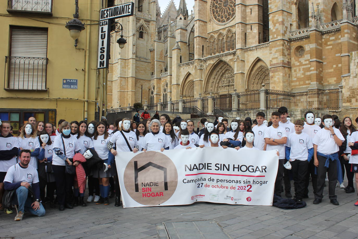 El acto 'Fuera de cobertura' que se ha celebrado este jueves en León dentro de la campaña 'Nadie Sin Hogar 2022'.