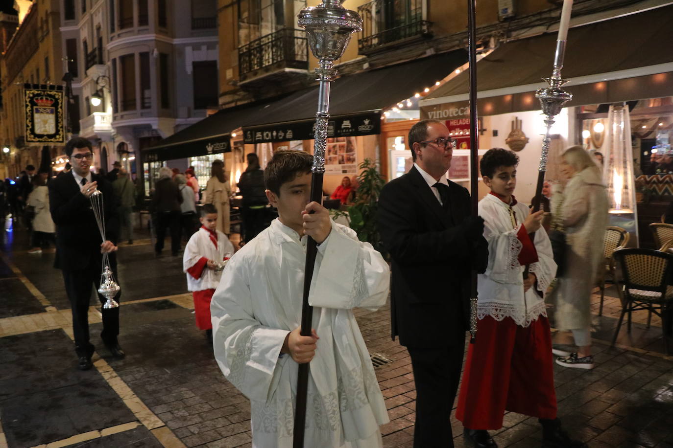 Fotos: Traslado procesional del Santo Cristo del Desenclavo