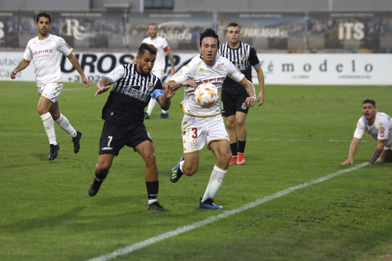 Partido correspondiente a la jornada 10 de la Primera RFEF.