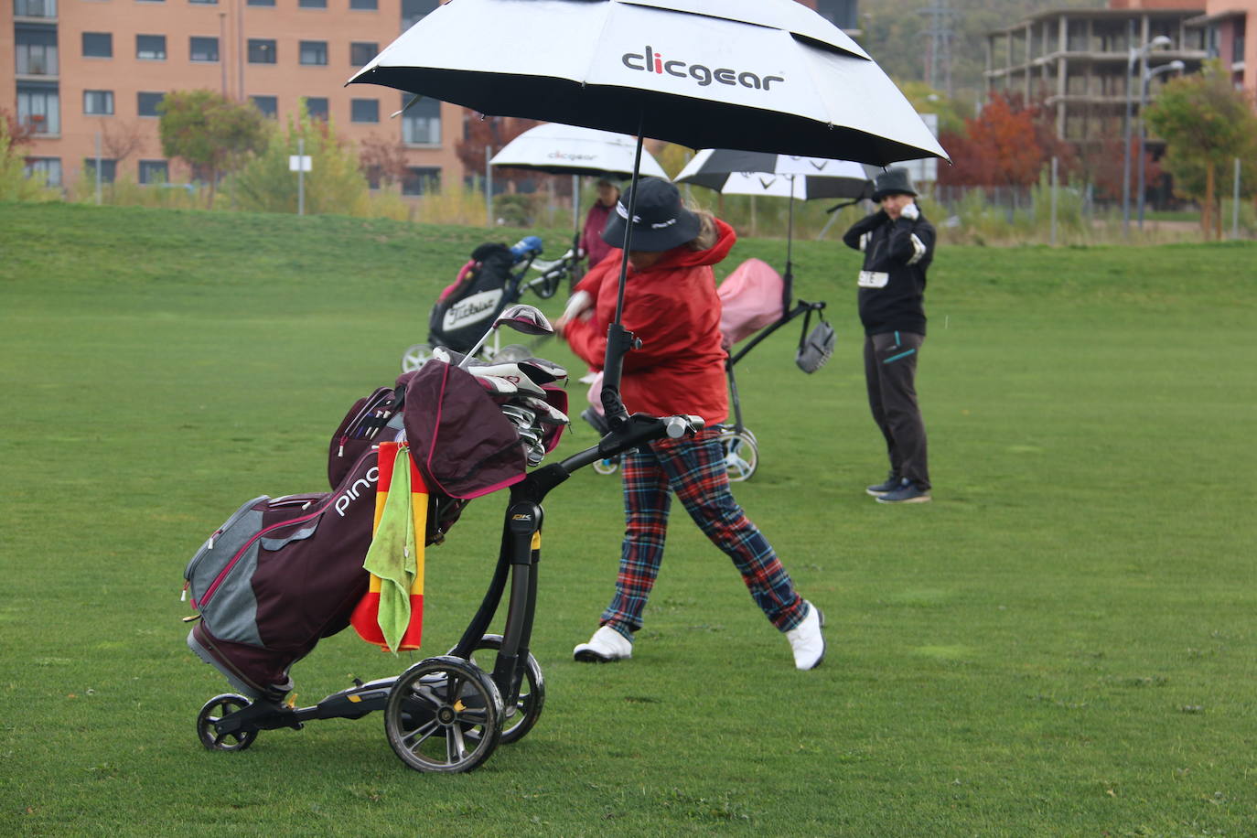 Fotos: Sesión de tarde en el II Torneo de Golf Leonoticias