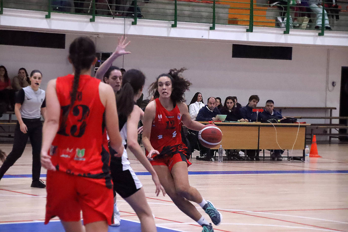 Partido correspondiente a la jornada 5 de la Liga Femenina 2.