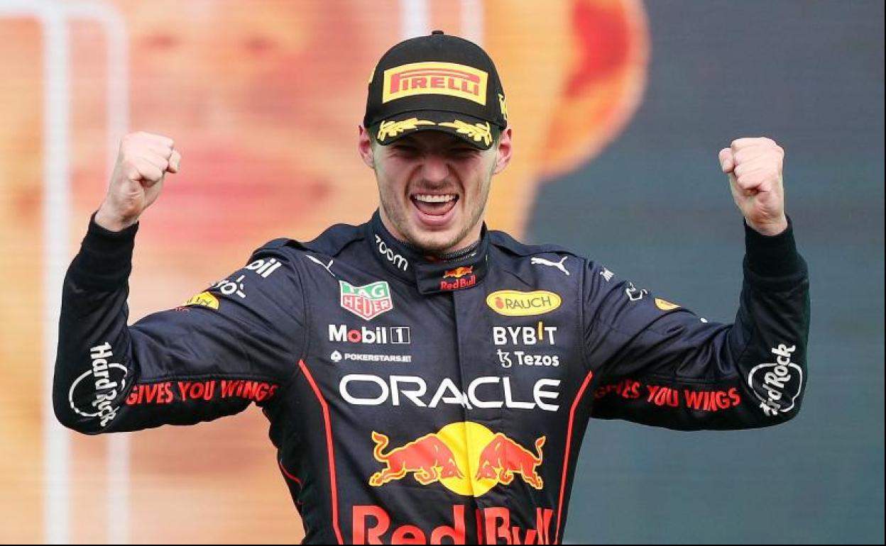 Max Verstappen celebra su victoria en México. 