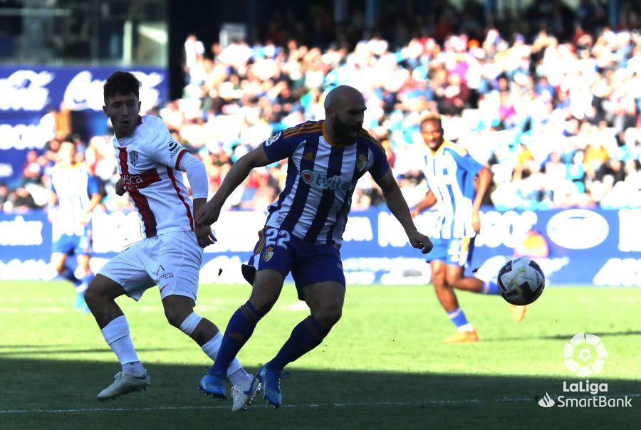 Partido correspondiente a la jornada 14 de LaLiga SmartBank.