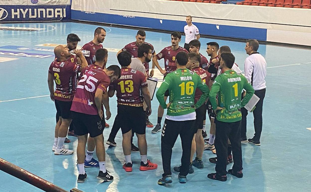 El Fisiopat Balonmano Sariegos cede la primera derrota de la temporada.