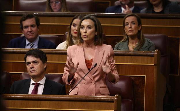 La portavoz del PP, Cuca Gamarra, en la sesión de control al Gobierno de este miércoles en el Congreso.