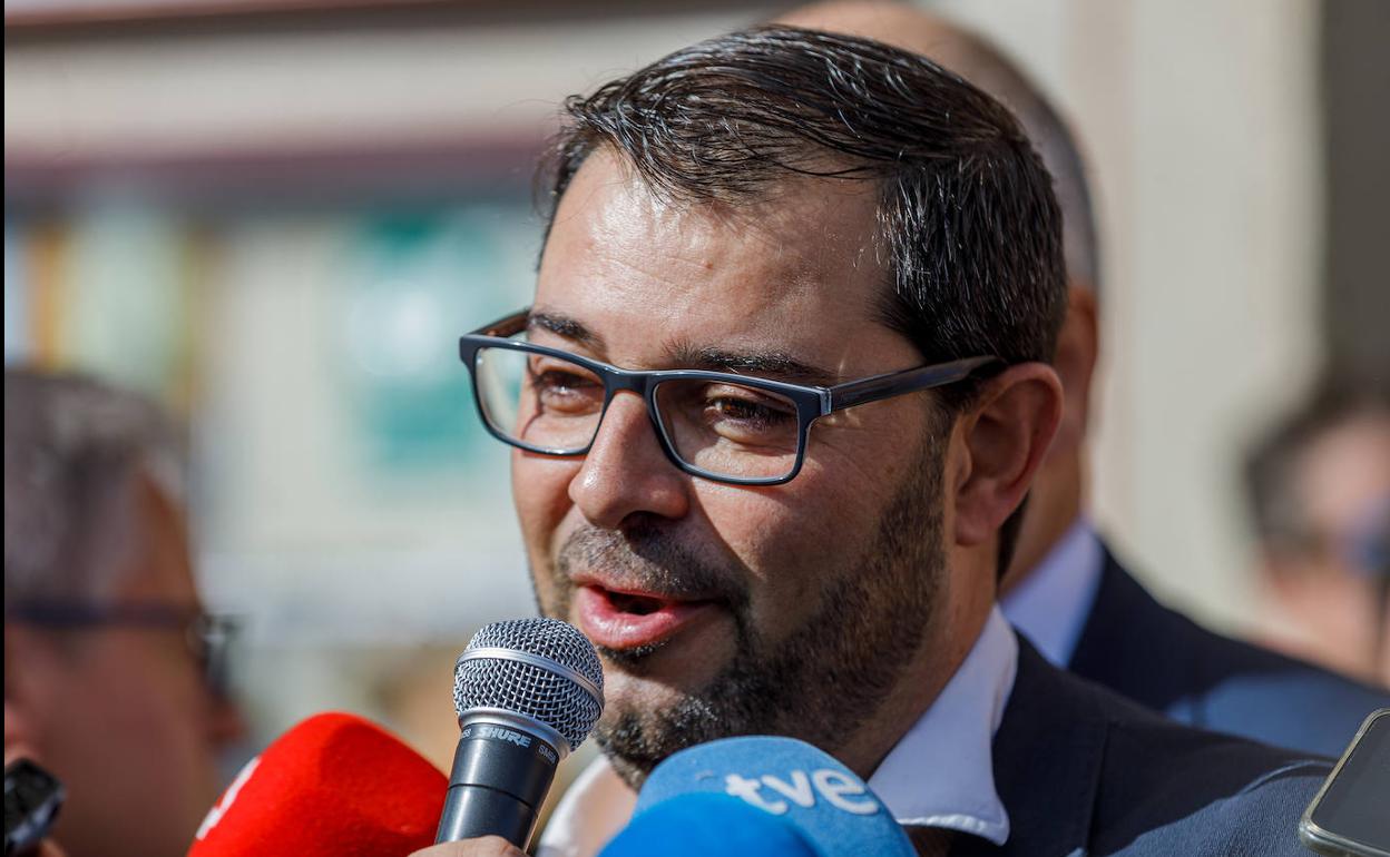 Eugenio García Martínez, padre de Olivia, la niña de seis años que fue encontrada muerta el pasado domingo en el piso de Gijón.