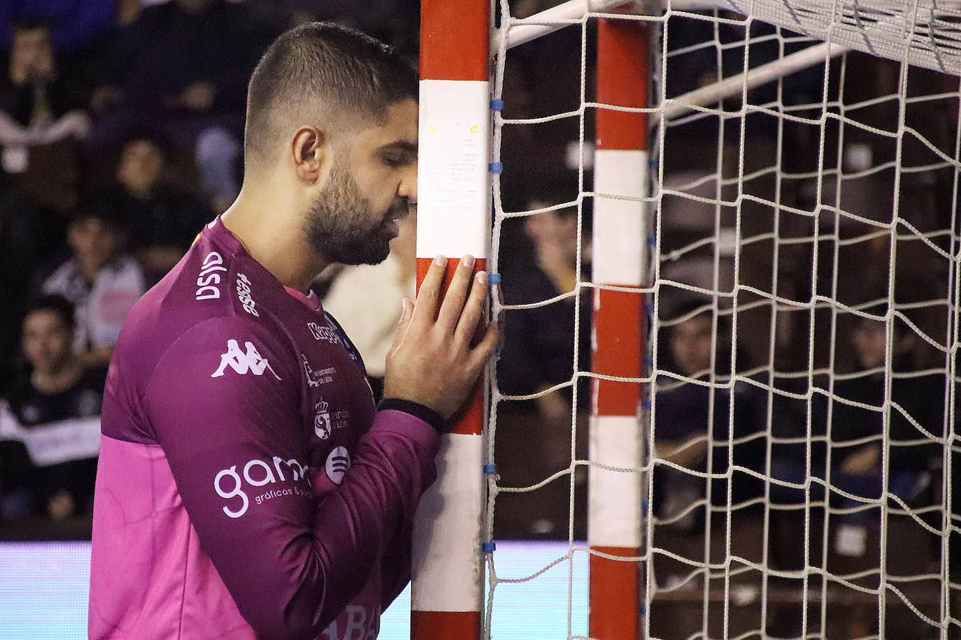 El Abanca Ademar ha superado a Bada Huesca y sigue optando a los primeros puestos de la Liga Plenitude Asobal