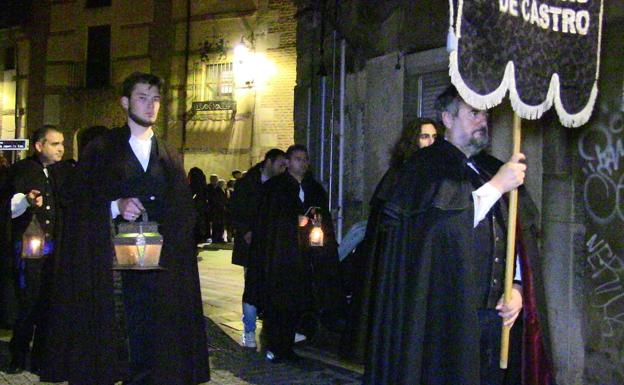 Galería. La procesión recorrió algunas de las calles del casco histórico de León.