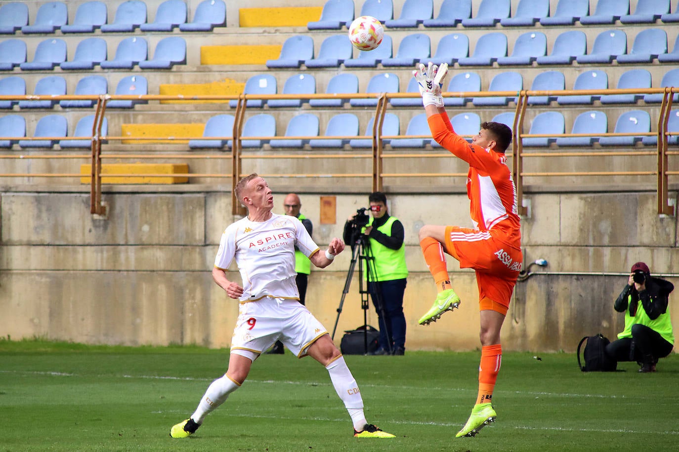 El conjunto leonés recibe al Rayo Majadahonda en la jornada 11 del grupo 1 de la Primera RFEF.