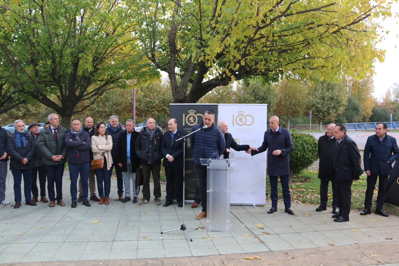 Acto de inauguración de la escultura en honor a la Cultural en la rotonda. 