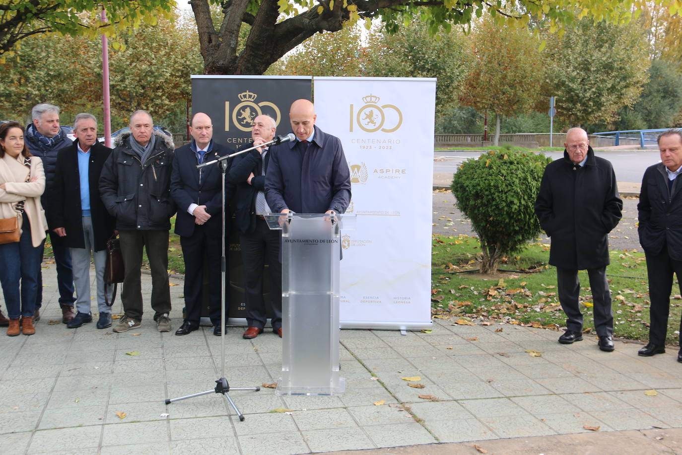 Acto de inauguración de la escultura en honor a la Cultural en la rotonda. 