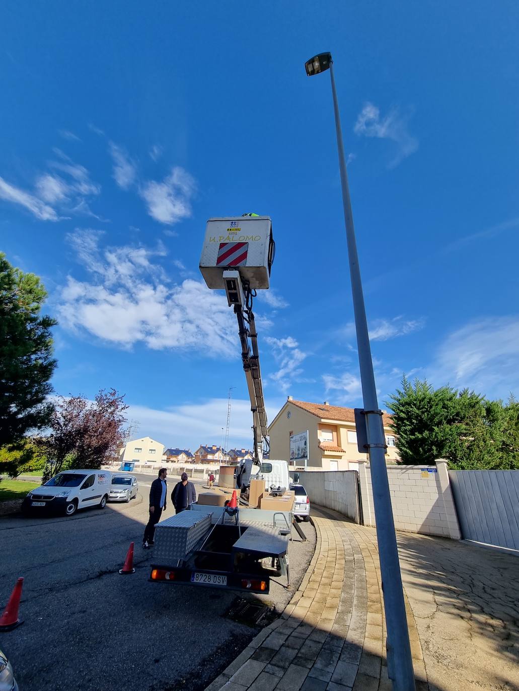 Obras de mejora del alumbrado público en Villaquilambre.