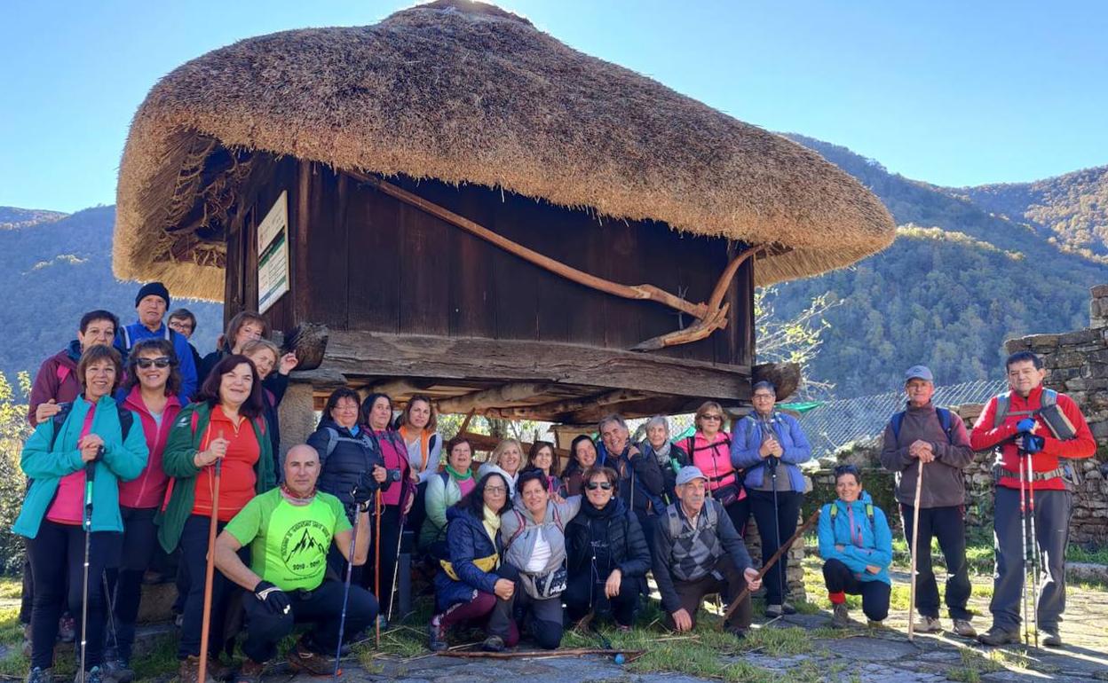 Finaliza el programa de Senderismo Santa María en Ruta 2022 con 407 participantes.