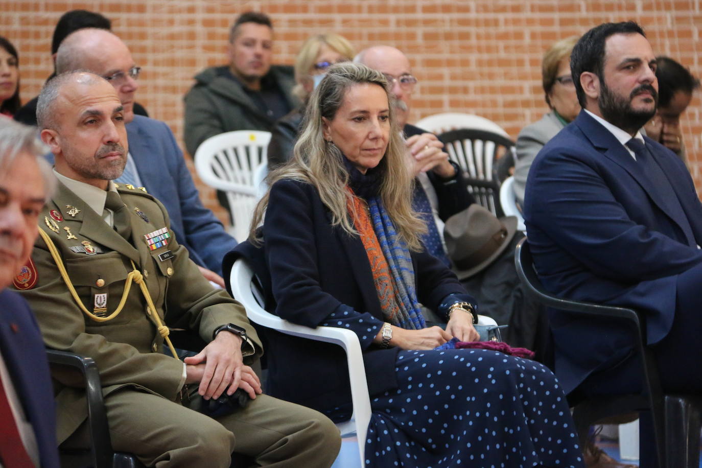 Entrega de reconocimientos a los agentes que participaron de forma activa en la lucha contra la pandemia en León.