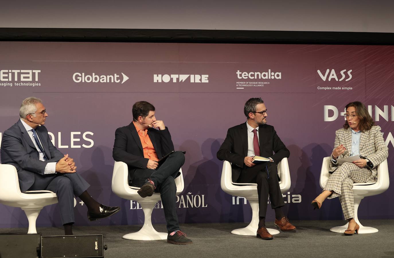 La consejera de Movilidad y Transformación Digital, María Gonzalez, participa en el Foro 'El despegue de los polos digitales' de Disruptores e Innovadores.