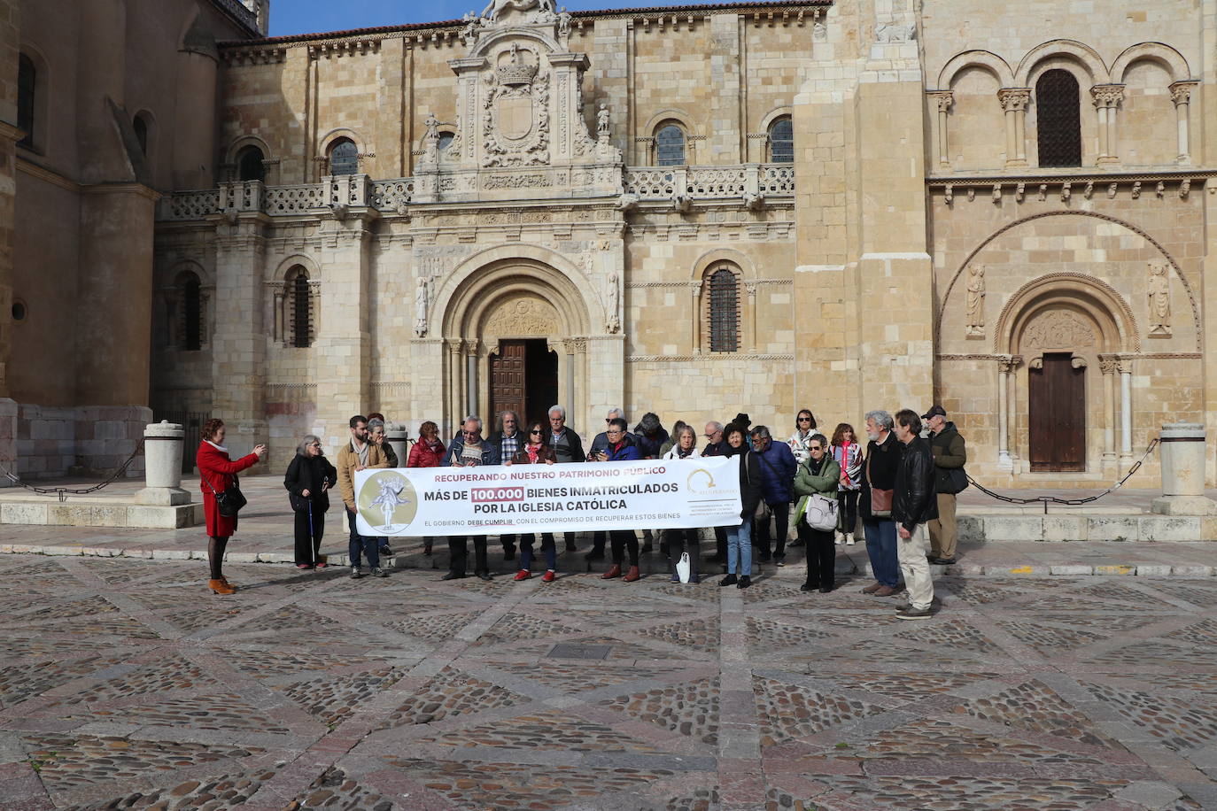 Una treintena de personas solicitan que la Iglesia devuelva las inmatriculaciones ilegales