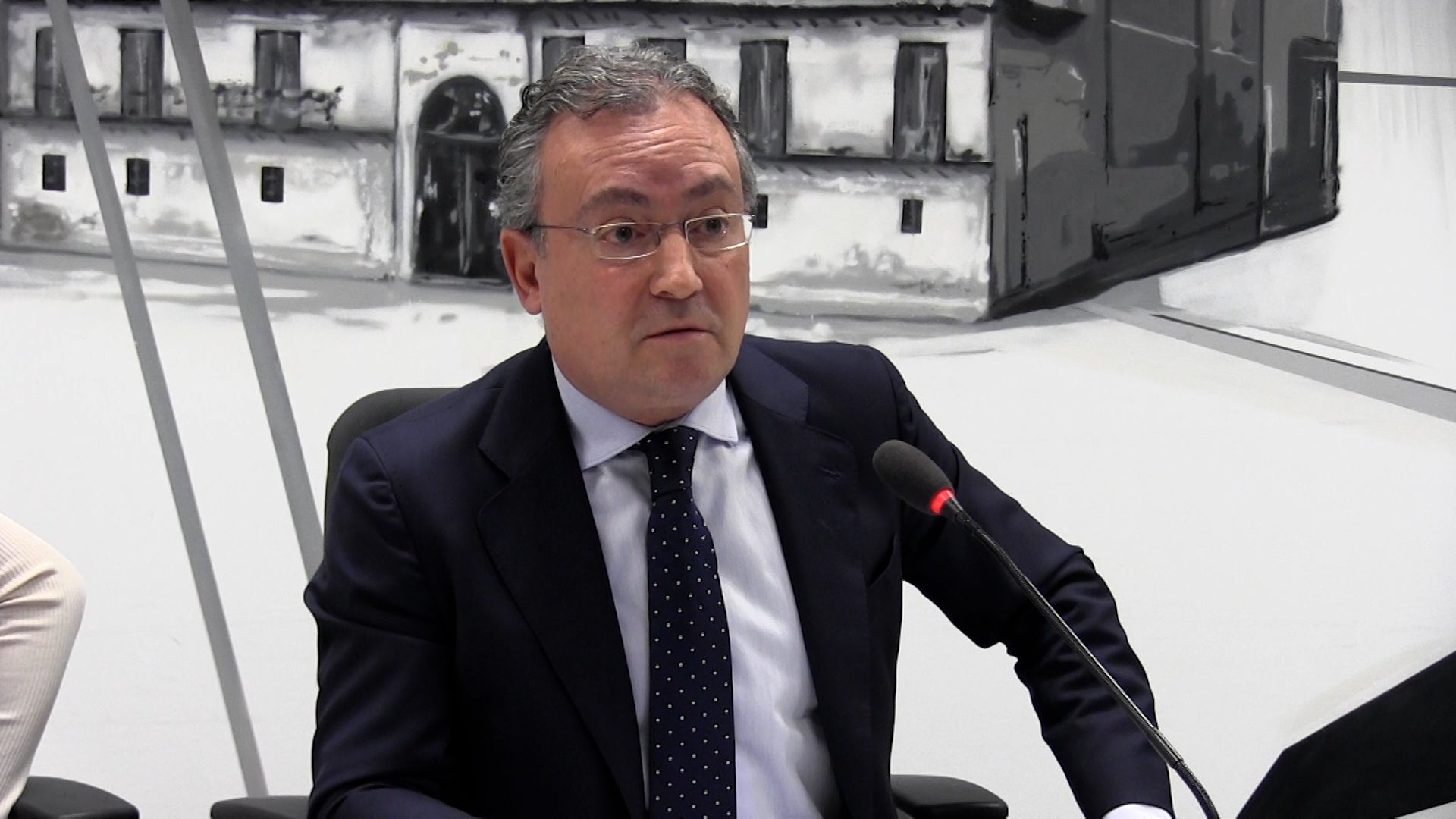El portavoz municipal del PP, Fernando Salguero, se menciona acerca del anuncio de la congelación de sueldos realizada por el alcalde
