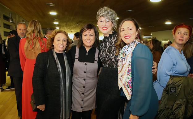 Galería. Las trabajadoras de leonoticias con dos concejalas del Ayuntamiento de León.