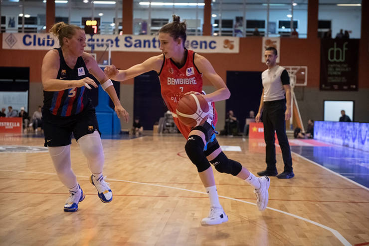 Al Embutidos Pajariel Bembibre no le llega con una buena reacción ante Barça CBS.