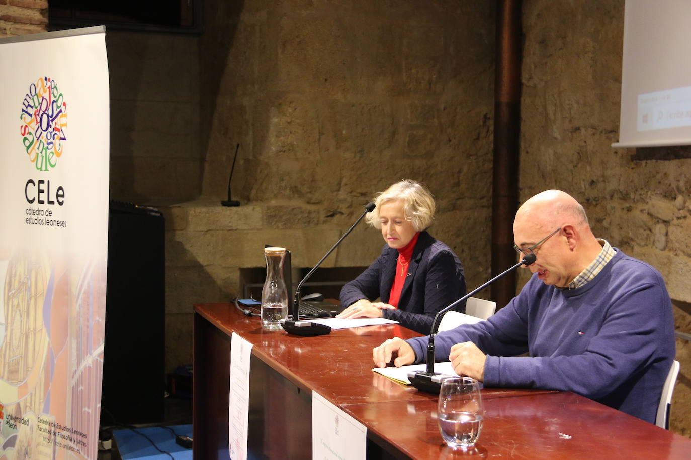 María Jesús García Armesto aborda la temática de las joyas del Reino de León.