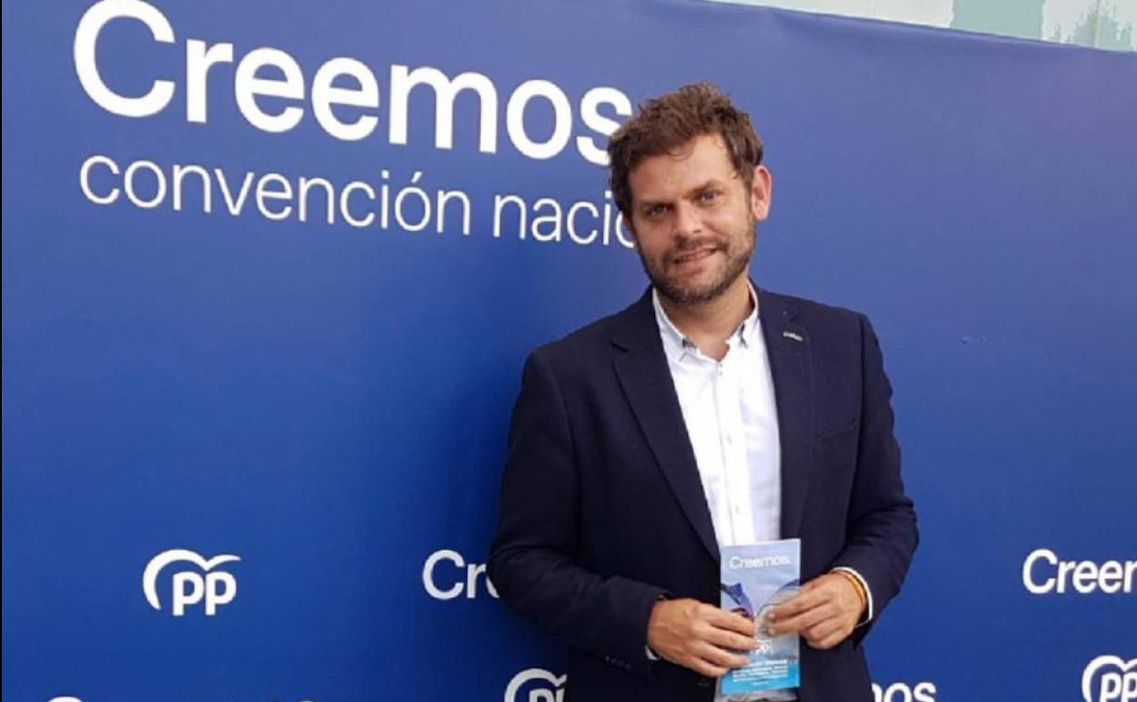 Javier Santiago Vélez, presidente del Partido Popular de León, durante la convención nacional de su formación.