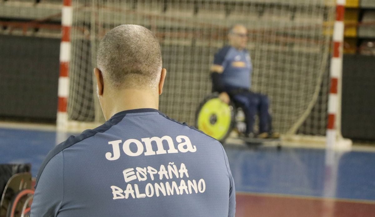 La selección nacional de balonmano en silla de ruedas finaliza su concentración en León antes de acudir al Mundial de Portugal que empieza el viernes