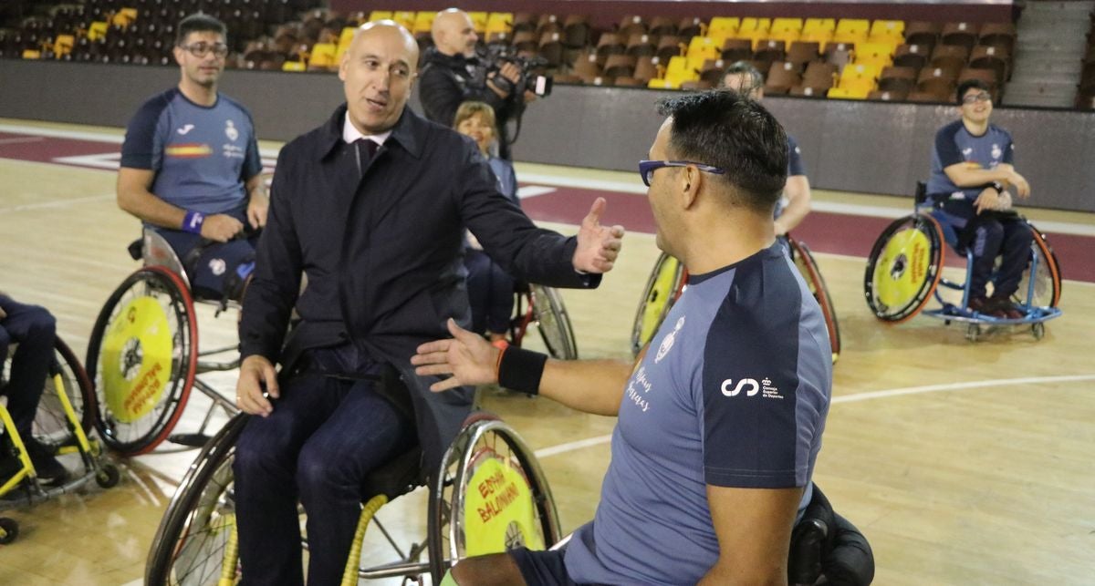 La selección nacional de balonmano en silla de ruedas finaliza su concentración en León antes de acudir al Mundial de Portugal que empieza el viernes