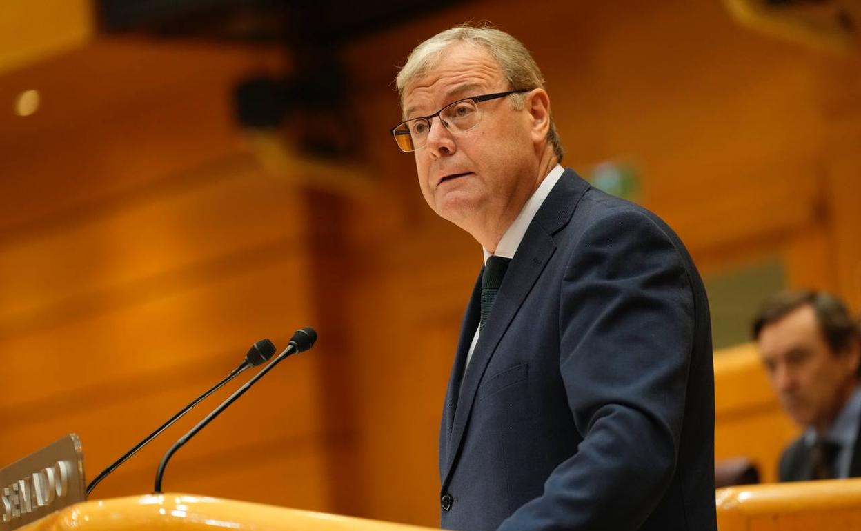 Antonio Silván durante su intervención en el Senado.