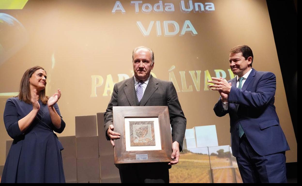 Acto de entrega de los X Premios La Posada de El Mundo-Diario de Castilla y León al que asiste el presidente de la Junta, Alfonso Fernández Mañueco, entre otras autoridades.