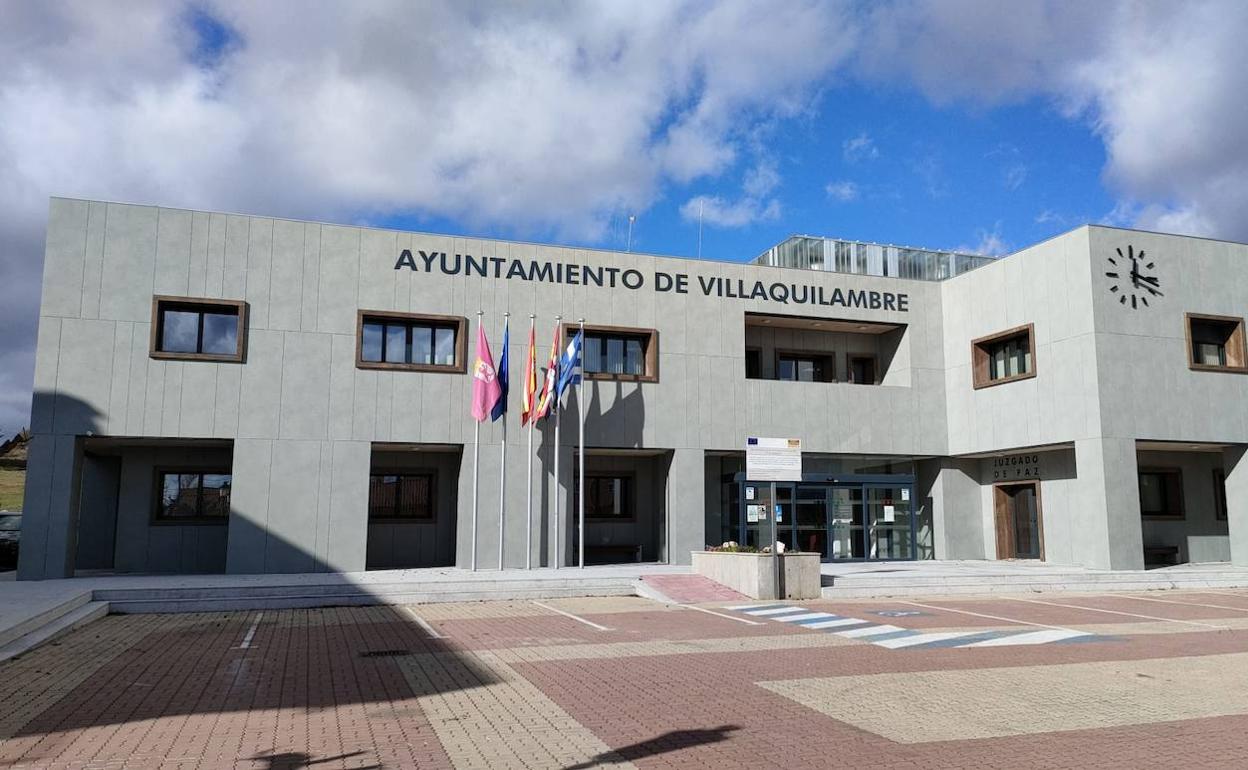 Fachada del ayuntamiento de Villaquilambre. 