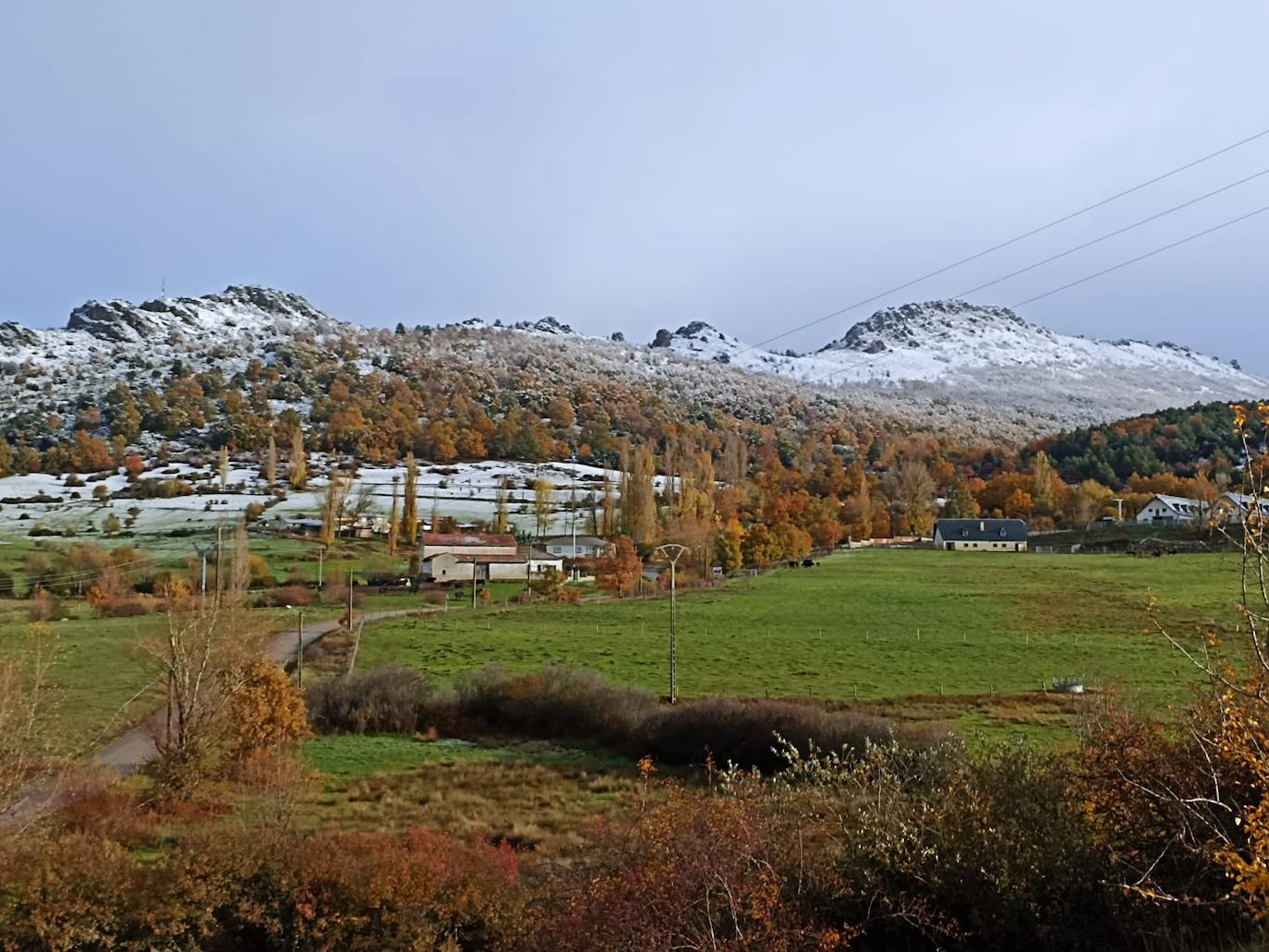 La nieve llega a la provincia de León. (Boñar)