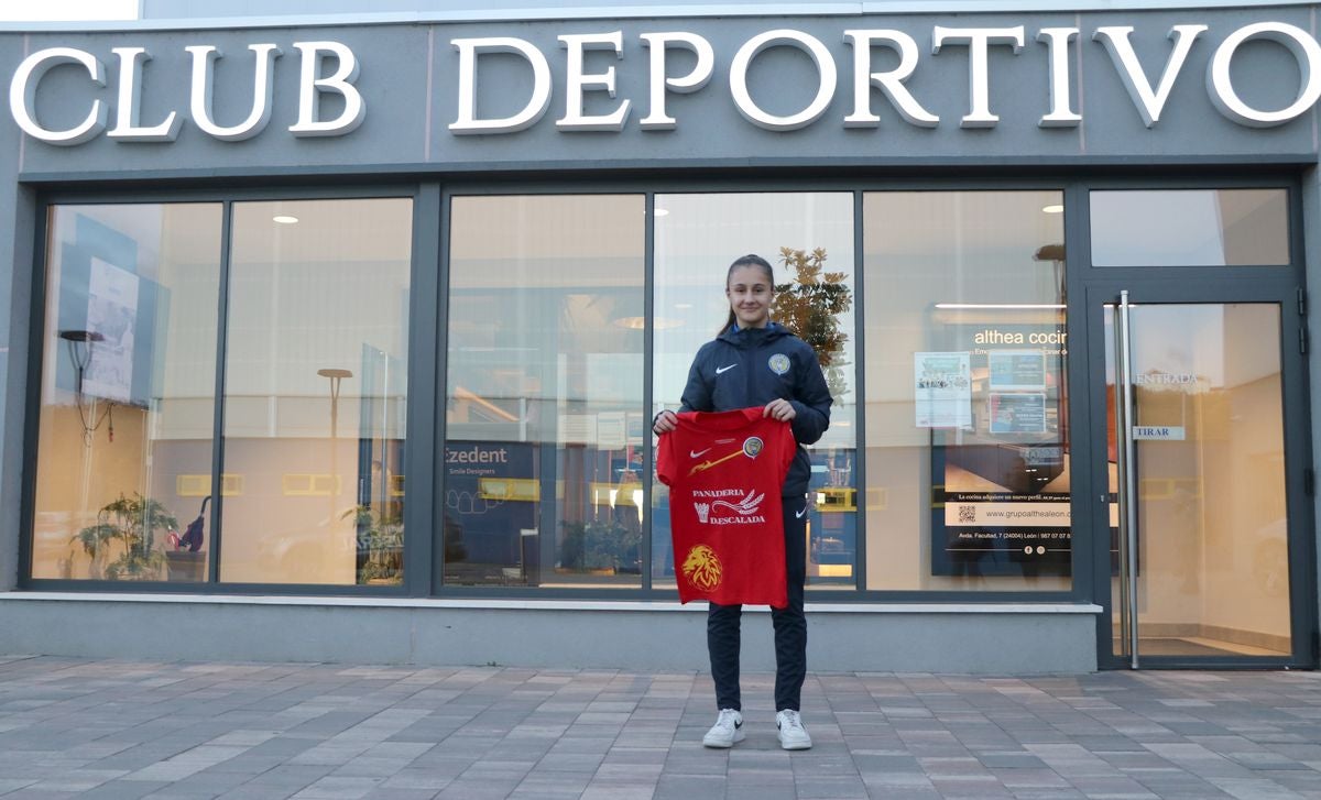 La joven portera leonesa del Olímpico debutará en la selección sub-15 en las próximas semanas tras ser citada por el combinado nacional