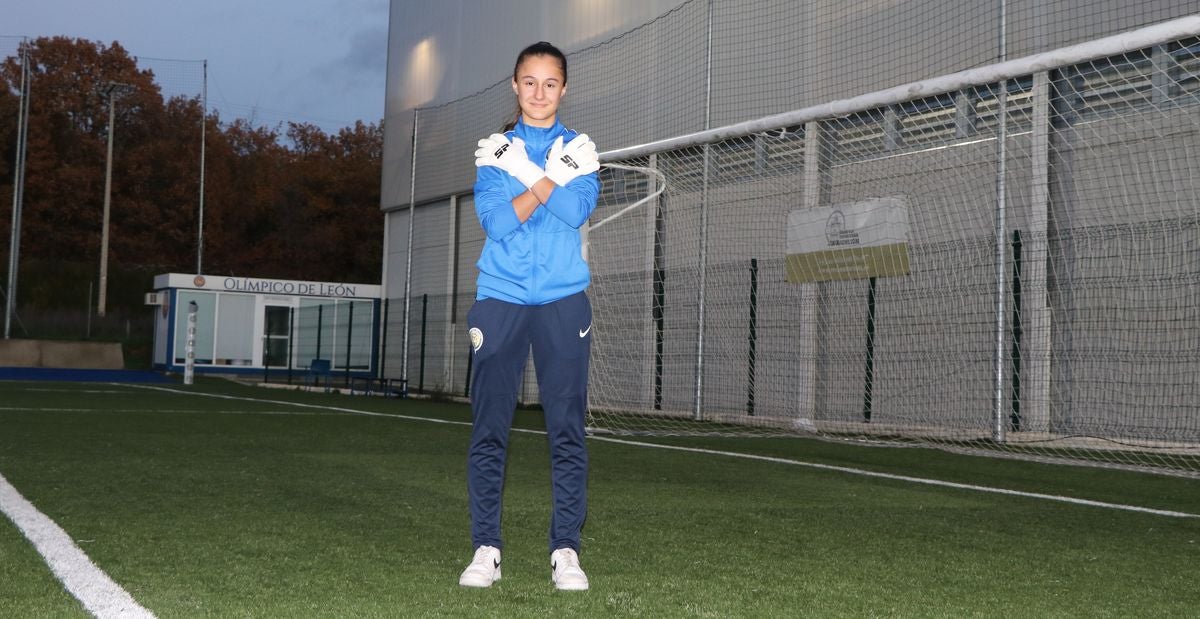 La joven portera leonesa del Olímpico debutará en la selección sub-15 en las próximas semanas tras ser citada por el combinado nacional