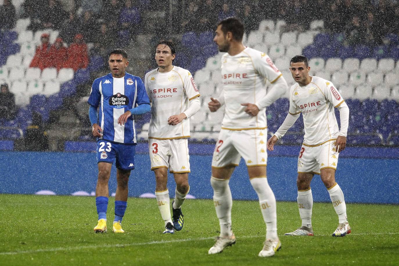 El conjunto leonés saca un punto ante el Deportivo con los goles de Alarcón y Percan