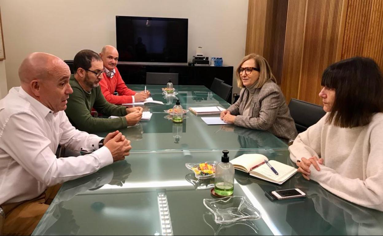 Reunión entre el CSIF y la CHD.